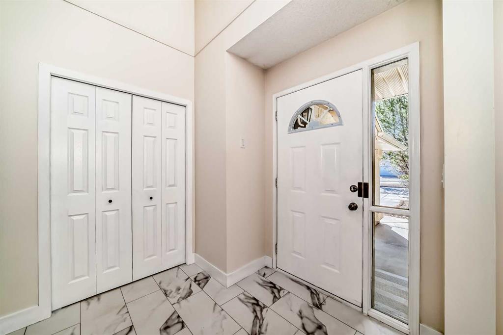 320 Sunmills Drive SE, Calgary 4