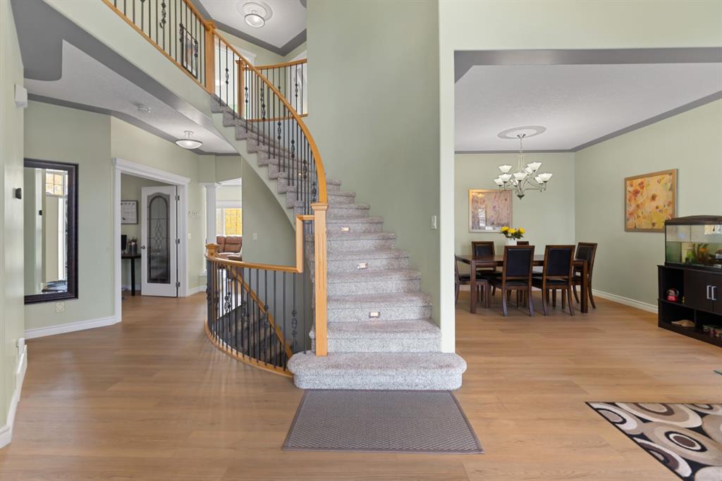 63 West Cedar Rise SW, Calgary 5