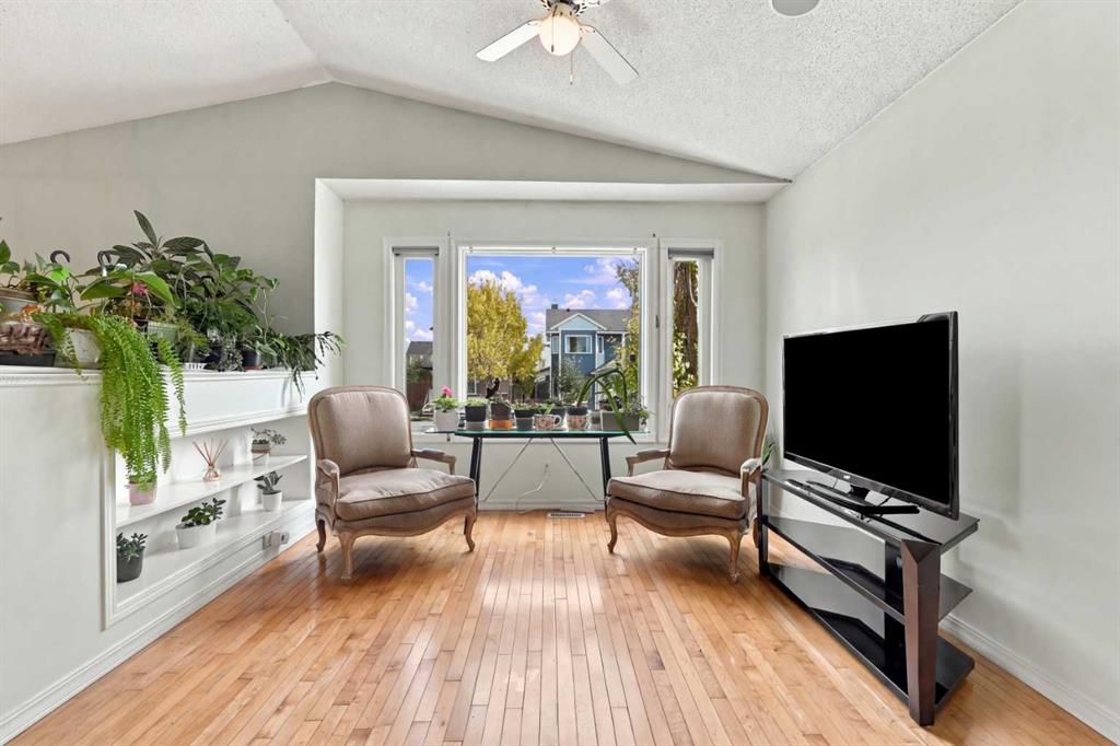 67 Martin Crossing Close NE, Calgary 4